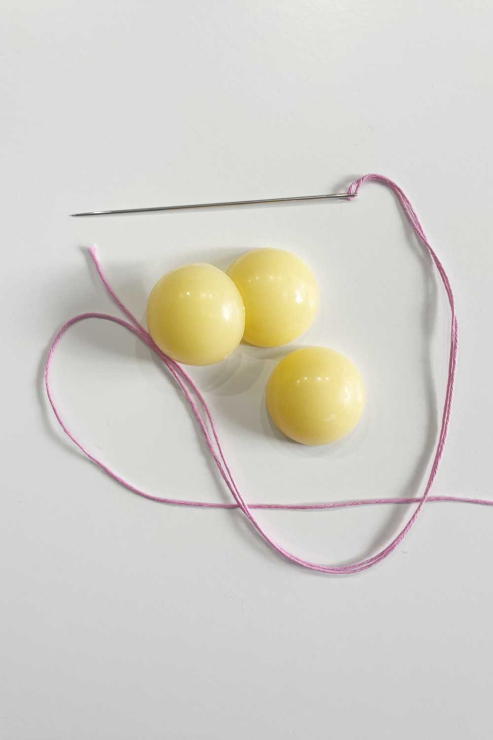 Beeswax Bon Bon Thread Conditioner