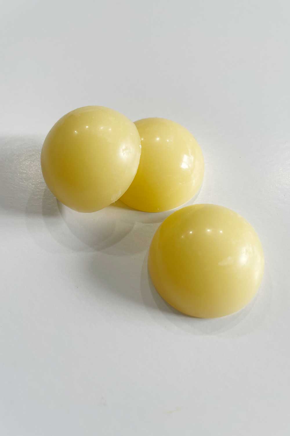 Beeswax Bon Bon Thread Conditioner