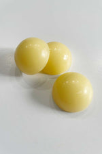 Load image into Gallery viewer, Beeswax Bon Bon Thread Conditioner
